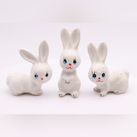 Vintage Ceramic Bunny Figurines – Set of 3 – Hand-Painted Porcelain Rabbits - Picture 7 of 10